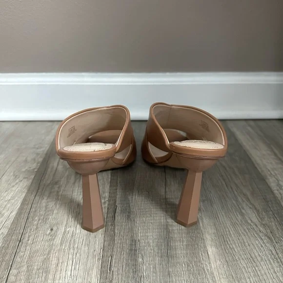 Vince Camuto Averessa Nude Leather Mule Heels - Picture 3 of 6